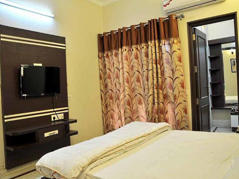 Mohini Home Stay Agra  Dış mekan fotoğraf